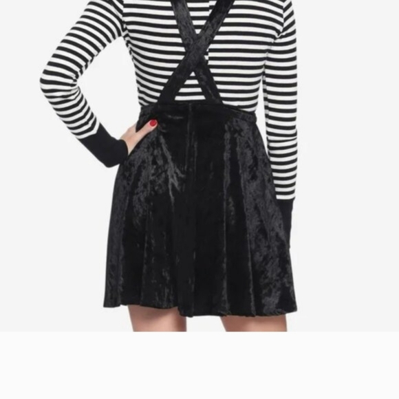 Hot Topic Moon & Roses Velvet Skirtall Plus Size 1 Nwot - Picture 3 of 4